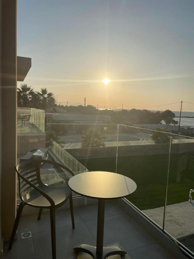 Niriides Palace Gournes Gouvon Bagian luar foto